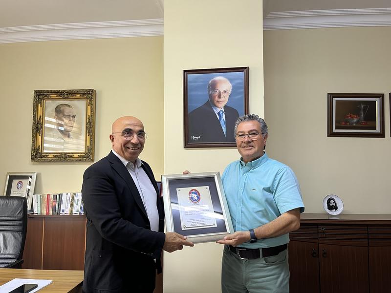 cem-vakfi-nda-umit-ozdag-depremi-genel-baskan-yardimcisi-kadir-polat-istifa-etti-